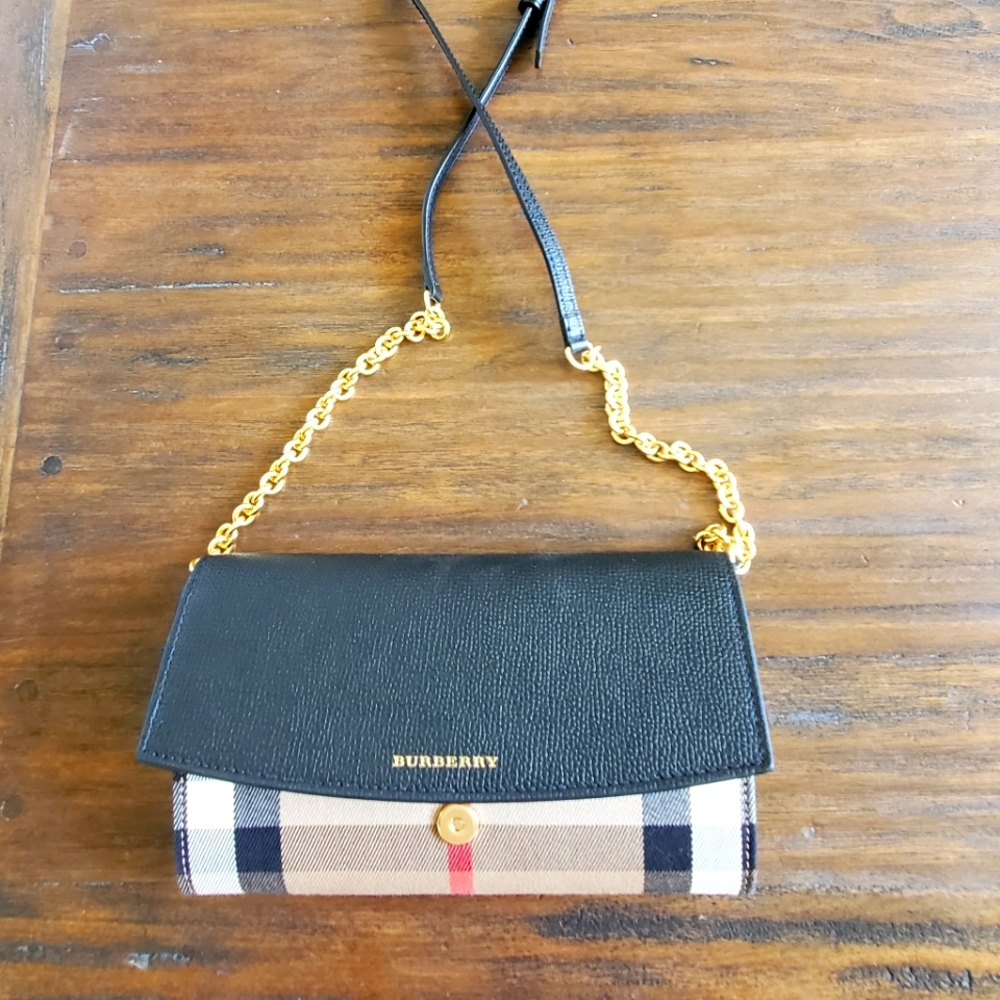 Burberry crossbody purse or wallet